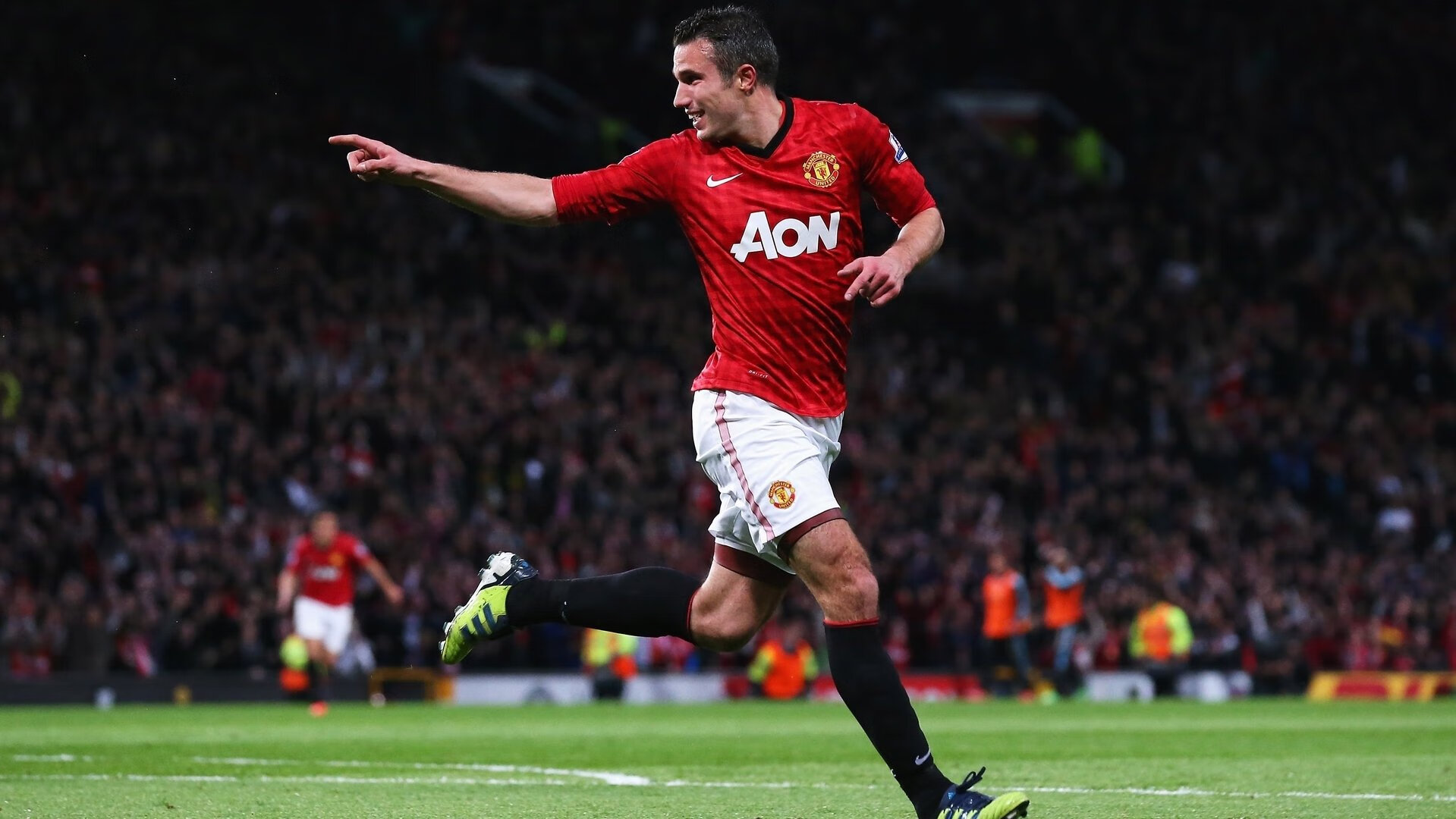 赛道与球场，当F1年度争冠焦点战遇上广东队狂胜马刺